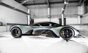 Aston Martin hypercar makes global debut at CIAS